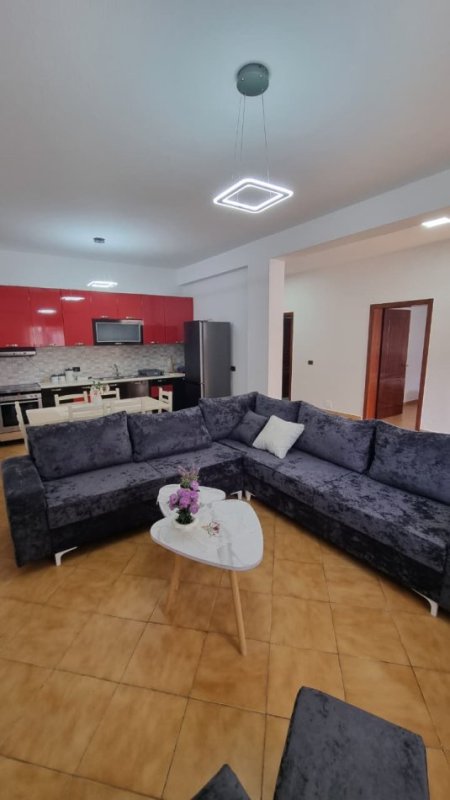 Jepet me Qira Apartament 3+1+2 ne Astir  550 €uro