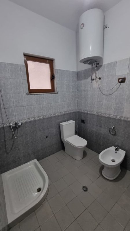 Jepet me Qira Apartament 3+1+2 ne Astir  550 €uro