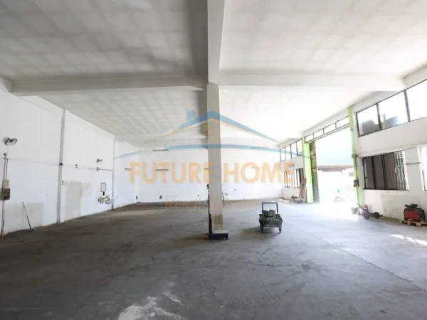 Tirane, shitet magazine , 2.121 m² 1.200.000 € 