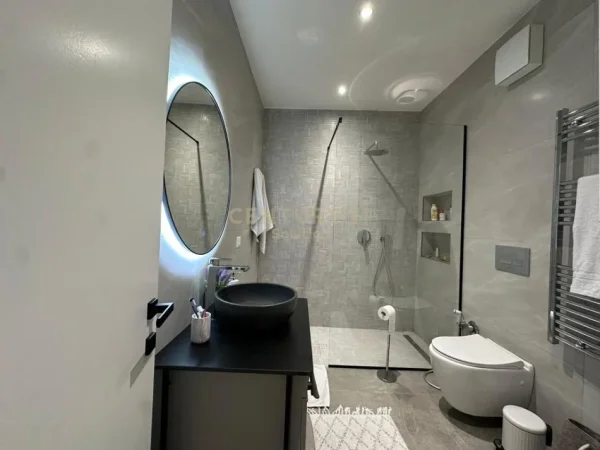 Tirane, shitet apartament 1+1 Kati 8, 65 m² 108.000 € (RRUGA LONI LIGORI)