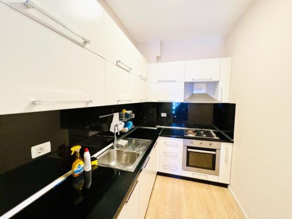 Tirane, jepet me qera apartament 2+1+Aneks+Ballkon Kati 5, 114 m² 720 € (Liqeni i Thate)