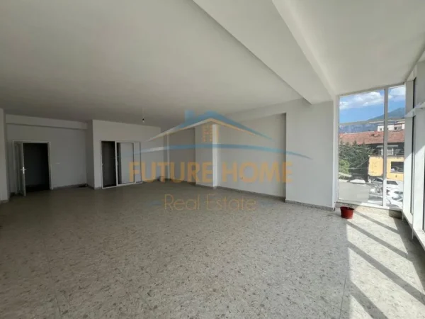 Tirane, shitet ambjent biznesi Kati 1, 92 m² 277.000 € 