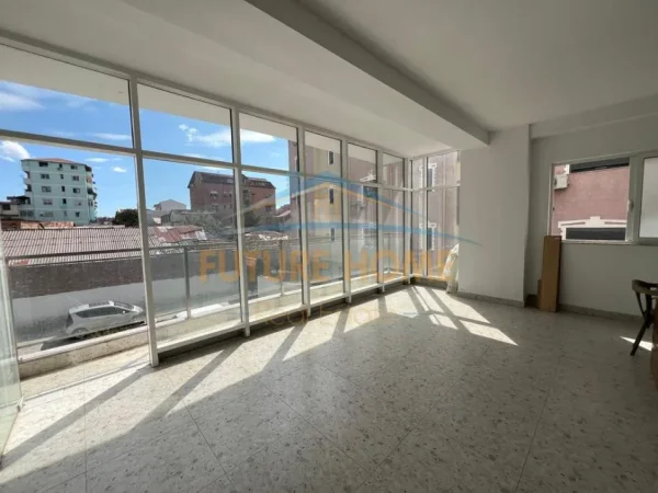 Tirane, shitet ambjent biznesi Kati 1, 92 m² 277.000 € 