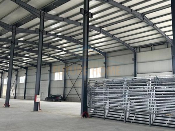 Jepet me qera Kapanon, 1.560 m, ² 3.000 € (Autostrada Tirane-Durres)