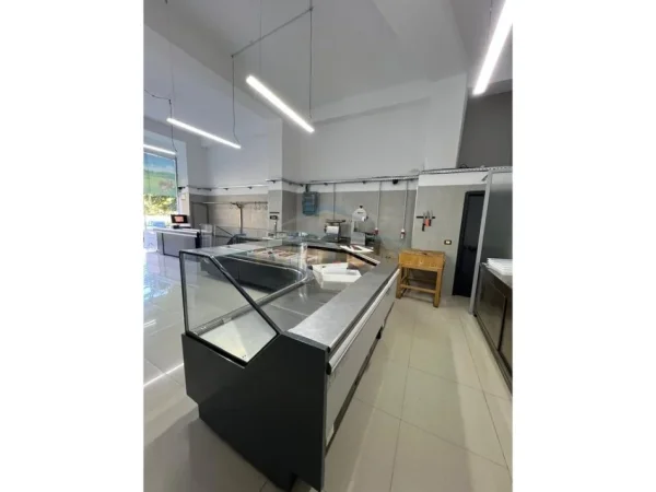 Tirane, shitet ambjent biznesi Kati 0, 128 m² 323.000 € 