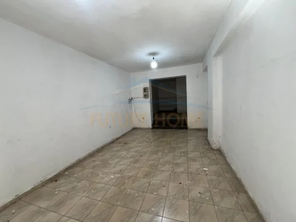 Tirane, shitet ambjent biznesi Kati 0, 52 m² 100.000 € 