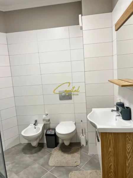 Tirane, jepet me qera apartament 2+1 Kati 4, 80 m² 500 € (YZBERISHT)