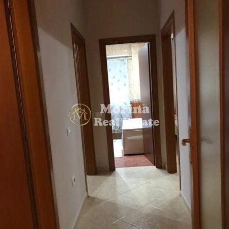 Tirane, jepet me qera apartament 3+1+Ballkon Kati 8, 120 m² 900 € (Don Bosko)