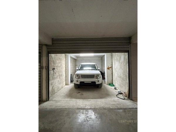 Tirane, shitet apartament 2+1 Kati 4, 96 m² 273.000 € (Shkolla e Kuqe)