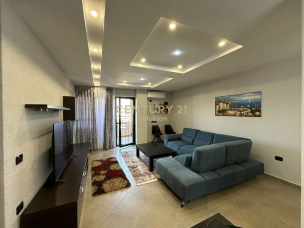 Tirane, jepet me qera apartament 2+1 Kati 4, 115 m² 1.000 € (Kopshti Botanik)