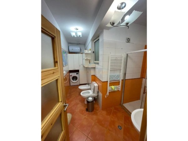 Tirane, jepet me qera apartament 2+1 Kati 2, 100 m² 700 € (KODRA E DIELLIT)