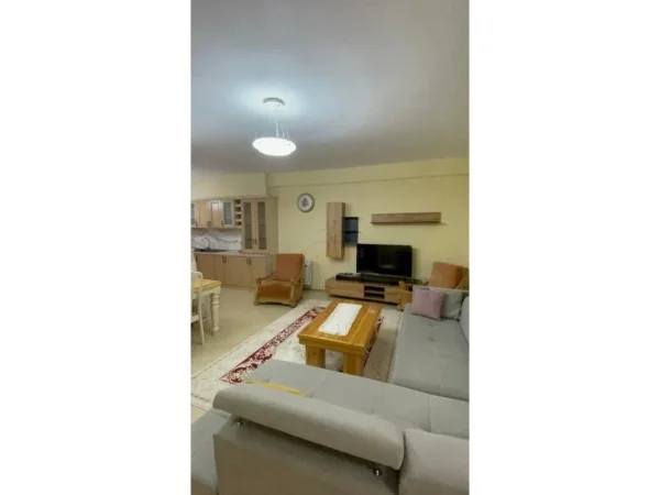 Tirane, jepet me qera apartament 2+1 Kati 2, 100 m² 700 € (KODRA E DIELLIT)