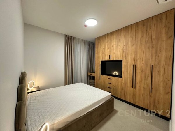 Tirane, jepet me qera apartament 2+1+Aneks+Ballkon Kati 1, 99 m² 1.350 € (Liqeni i thate)