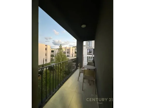 Tirane, jepet me qera apartament 2+1+Aneks+Ballkon Kati 1, 99 m² 1.350 € (Liqeni i thate)