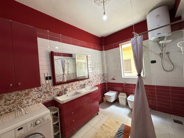 Tirane, jepet me qera apartament 2+1 Kati 2, 115 m² 550 € (5. Maji)