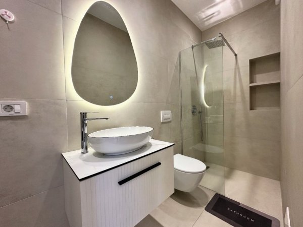 Tirane, jepet me qera apartament 1+1 Kati 4, 55 m² 600 € (ne Don Bosko.)