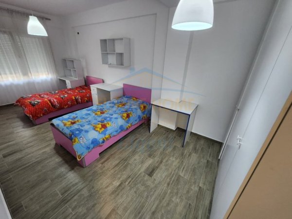 Tirane, jepet me qera apartament duplex Dublex Kati 0, 119 m² 650 € (KODRA E DIELLIT 2)