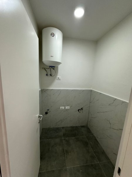 Tirane, shitet apartament 3+1 Kati 4, 132 m² 200.000 € (Astir)