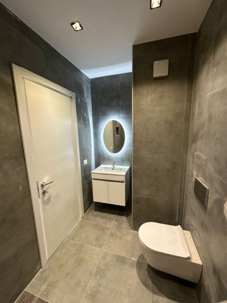 Tirane, shitet apartament 3+1 Kati 4, 132 m² 200.000 € (Astir)