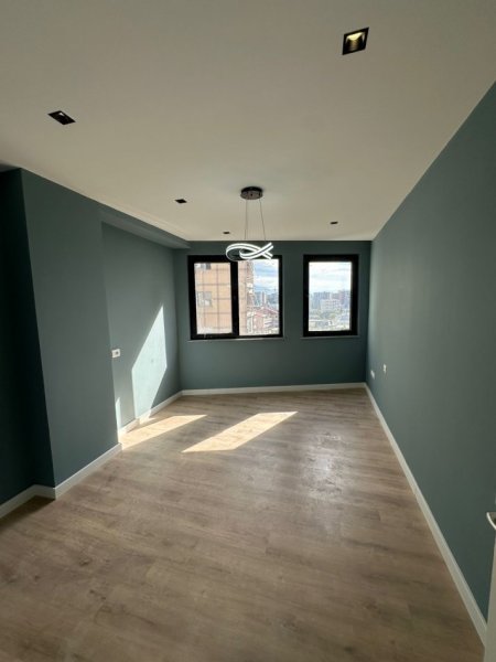 Tirane, shitet apartament 3+1 Kati 4, 132 m² 200.000 € (Astir)