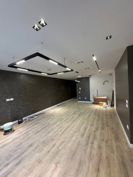 Tirane, shitet apartament 3+1 Kati 4, 132 m² 200.000 € (Astir)