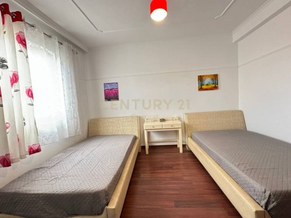 Tirane, jepet me qera apartament 2+1 Kati 2, 115 m² 550 € (5 Maj)