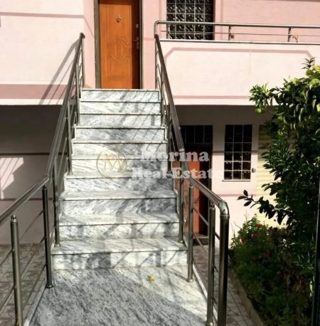 Tirane, shitet Vile 2 Katshe , 223 m² 250.000 € (Kodra e Priftit)