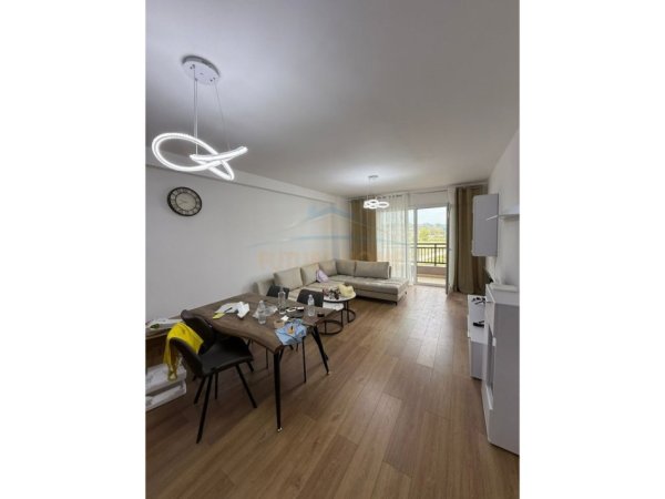 Tirane, jepet me qera apartament 2+1 Kati 4, 108 m² 600 € (Astir , Vila L)