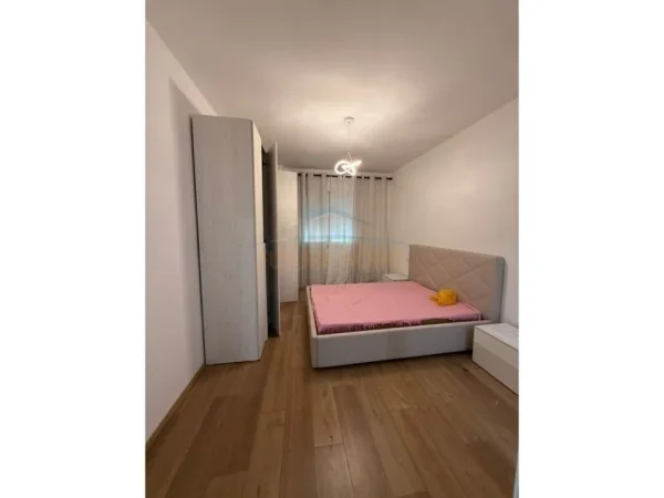 Tirane, jepet me qera apartament 2+1 Kati 4, 108 m² 600 € (Astir , Vila L)