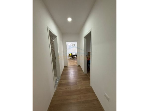 Tirane, jepet me qera apartament 2+1 Kati 4, 108 m² 600 € (Astir , Vila L)