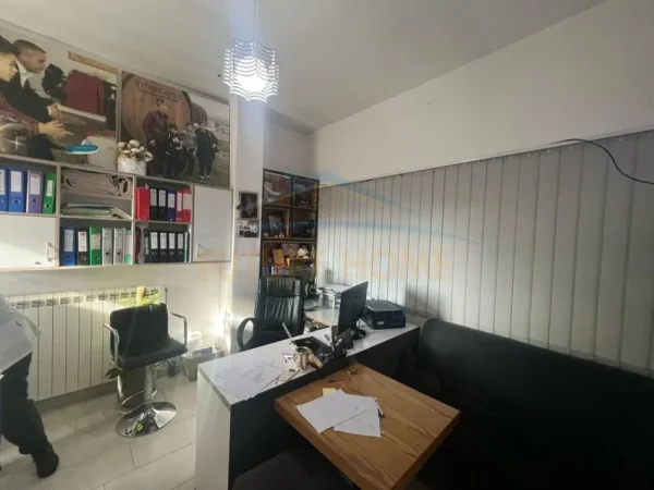 Tirane, shitet ambjent biznesi , 300 m² 360.000 € 