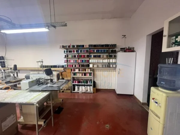 Tirane, shitet ambjent biznesi , 300 m² 360.000 € 