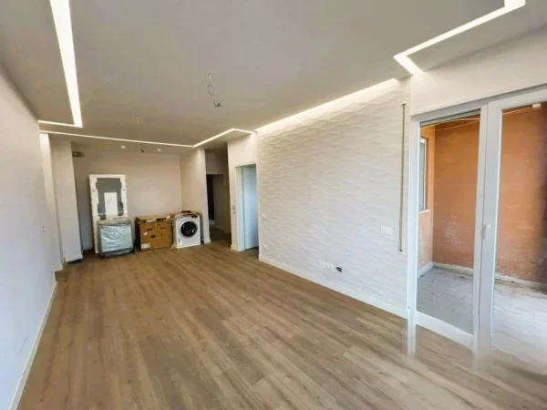 Tirane, shitet apartament 2+1 Kati 4, 96 m² 273.000 € (SHKOLLA E KUQE)