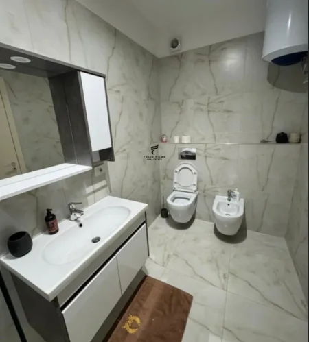 Tirane, jepet me qera apartament 2+1 Kati 2, 110 m² 750 € (ALI DEMI)