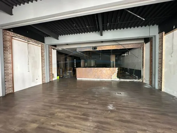 Tirane, shitet ambjent biznesi Kati 0, 292 m² 800.000 € (RRUGA ISMAL QEMALI)