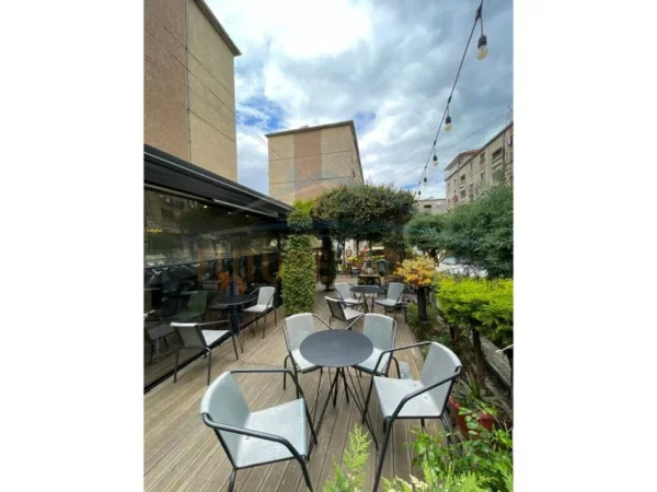 Tirane, shitet ambjent biznesi Kati 0, 73 m² 370.000 € (PORCELAN)