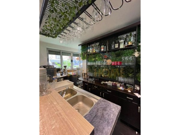 Tirane, shitet ambjent biznesi Kati 0, 73 m² 370.000 € (PORCELAN)