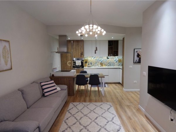 Tirane, shitet apartament 1+1 Kati 8, 65 m² 108.000 € (ASTIR)