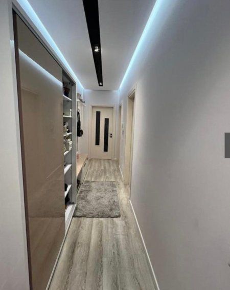 Tirane, shitet apartament 2+1+Ballkon Kati 3, 145 m² 255.000 € (Liqeni i thate)