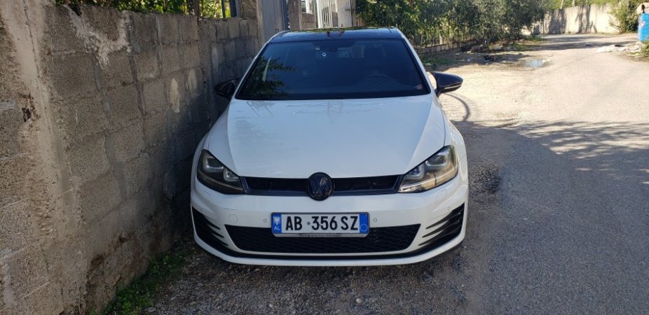 Tirane, shes makine Golf 7 GTD Nafte, e bardhë automatik Kondicioner 170 km 13.500 €