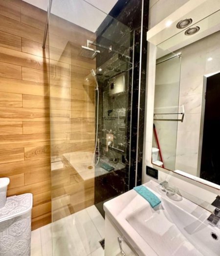 Tirane, jepet me qera apartament 1+1 Kati 10, 83 m² 950 € (RRUGA E KOSOVAREVE)