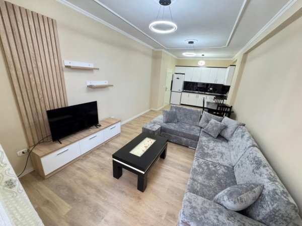 Tirane, jepet me qera apartament 1+1 Kati 4, 600 € 