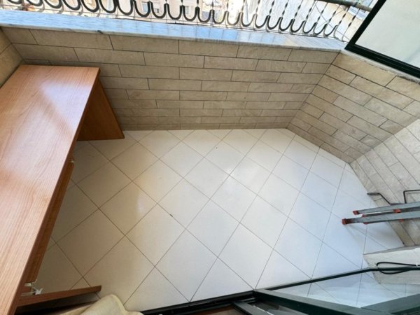 Tirane, jepet me qera apartament 1+1 Kati 4, 600 € 