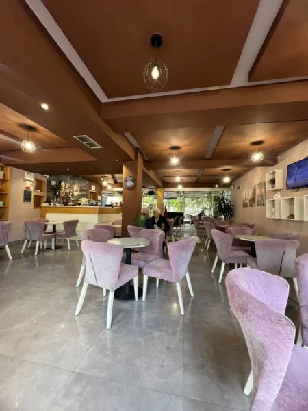 Shitet, Godinë Multifunksionale, pranë Oxhakut, Tiranë - 1.600.000€ | 1000 m²