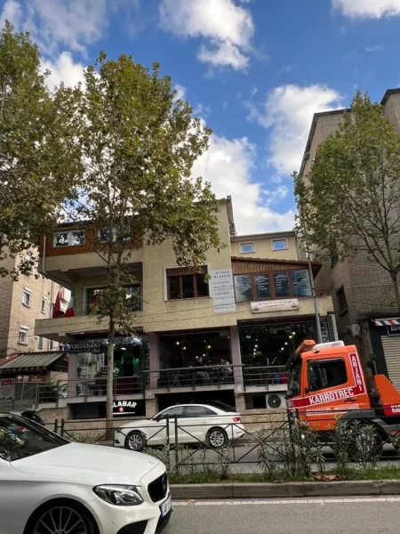 Shitet, Godinë Multifunksionale, pranë Oxhakut, Tiranë - 1.600.000€ | 1000 m²