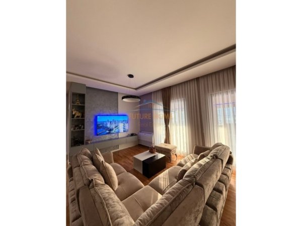 Tirane, shitet apartament+verande | Penthouse Kati 5, 260 m² 300.000 € (QESARAK)