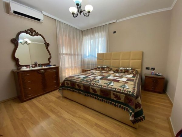 Tirane, shitet apartament Kati 9, 380.000 m² 380.000 € 