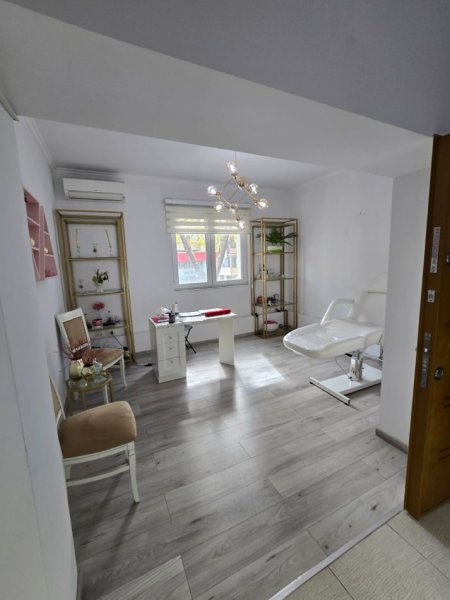 Tirane, jap me qera ambjent biznesi Kati 2, 70 m² 700 € (myslym shyr)