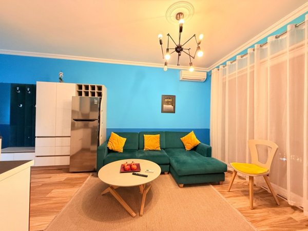 Tirane, jepet me qera 2+1 Kati 1, 95 m² 700 € (FROSINA PLAKU)