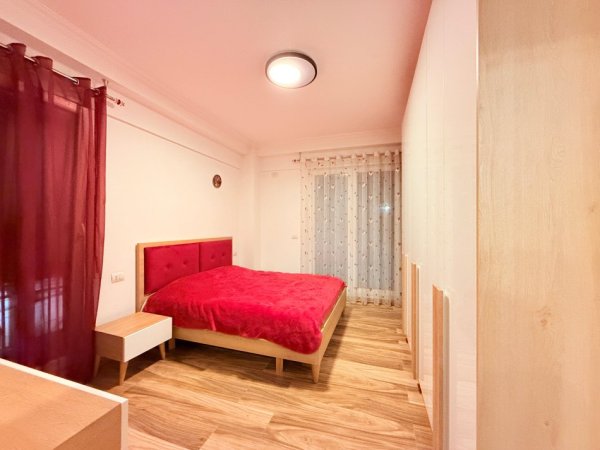 Tirane, jepet me qera 2+1 Kati 1, 95 m² 700 € (FROSINA PLAKU)